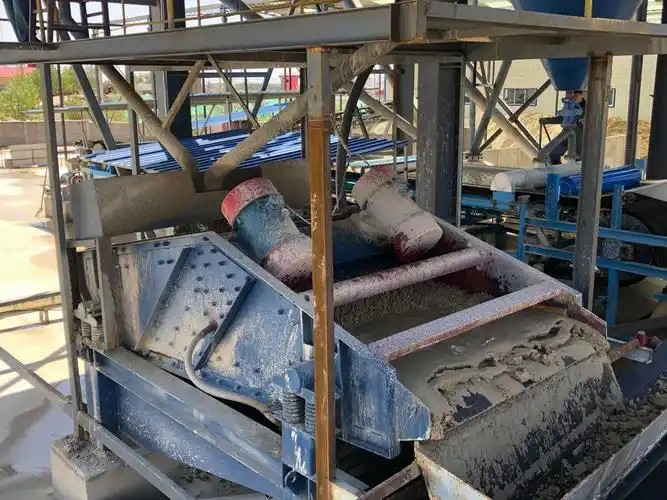 宁夏某企业水洗砂脱水筛使用现场